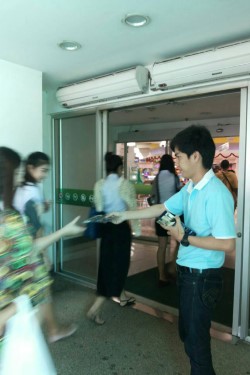 แจกใบปลิว BTS MRT กรุงเทพ ผลงานจริง