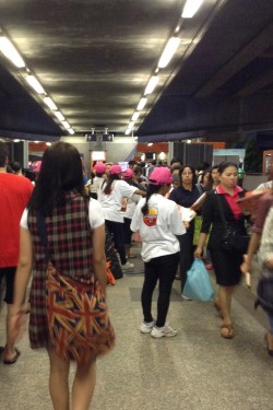 แจกใบปลิว BTS MRT กรุงเทพ ผลงานจริง